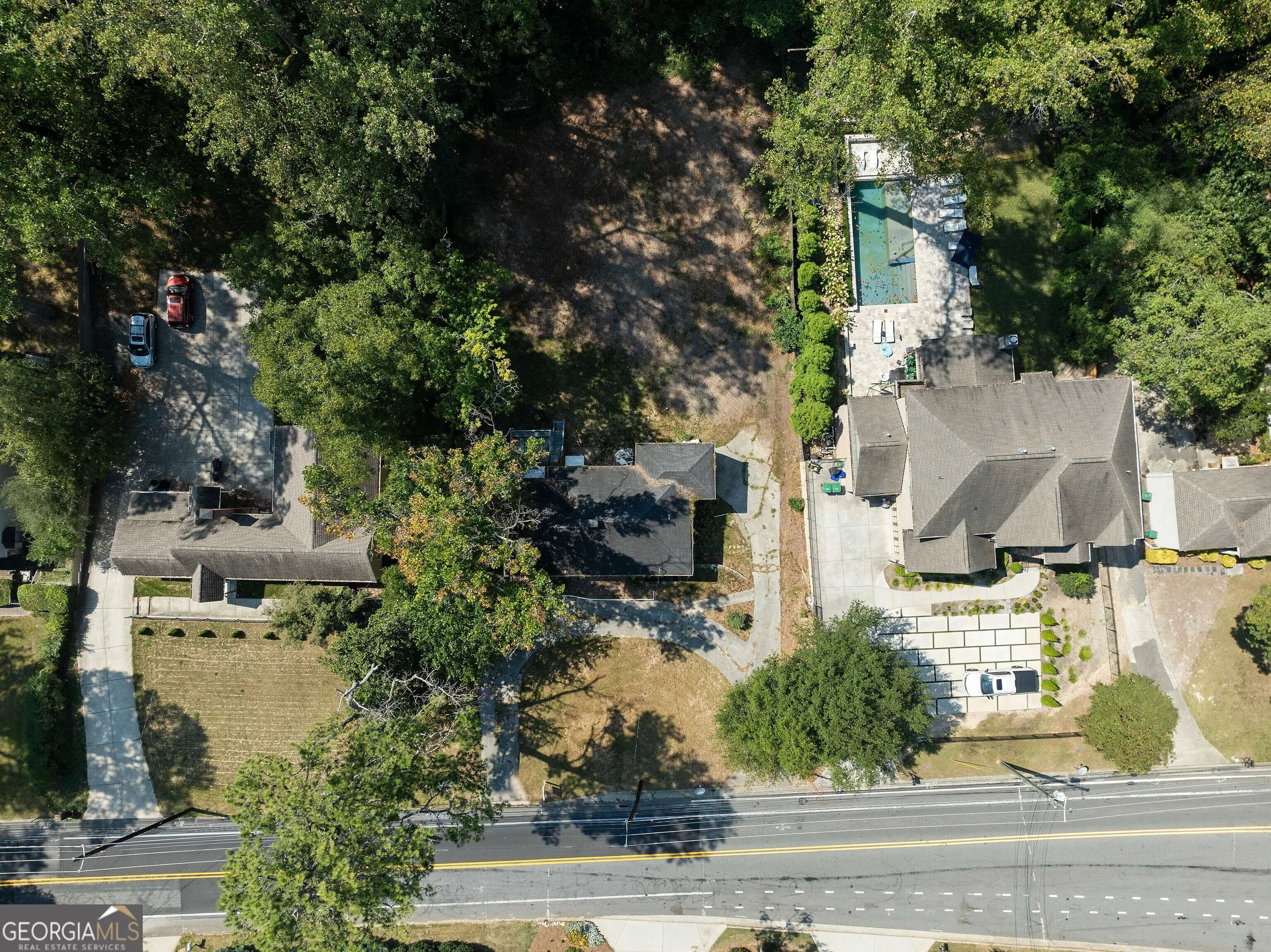 2102 E Roxboro Road NE