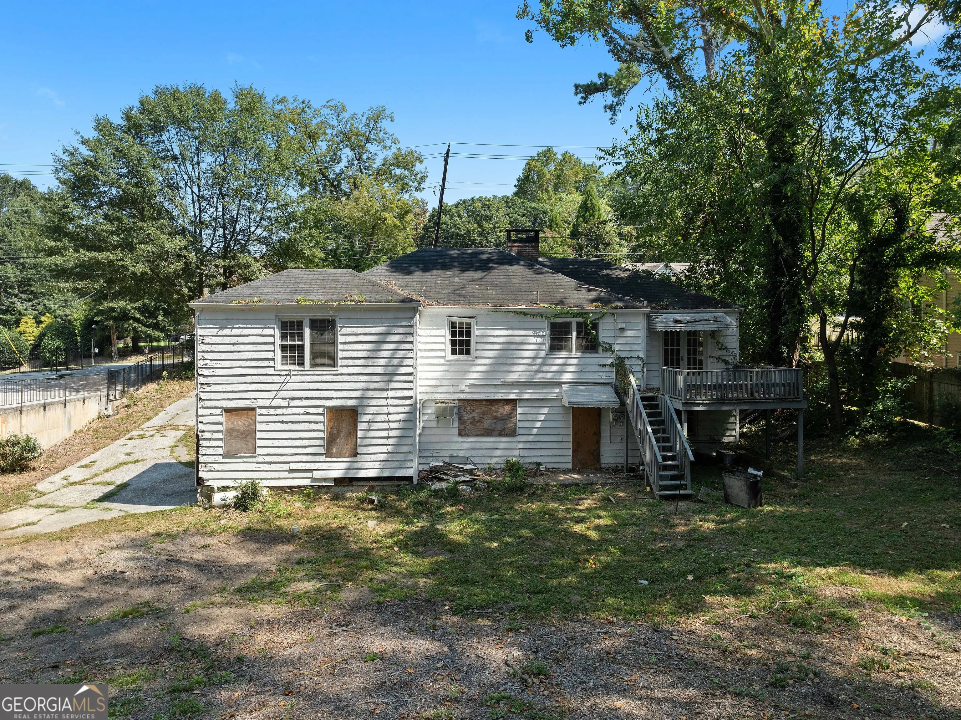 2102 E Roxboro Road NE