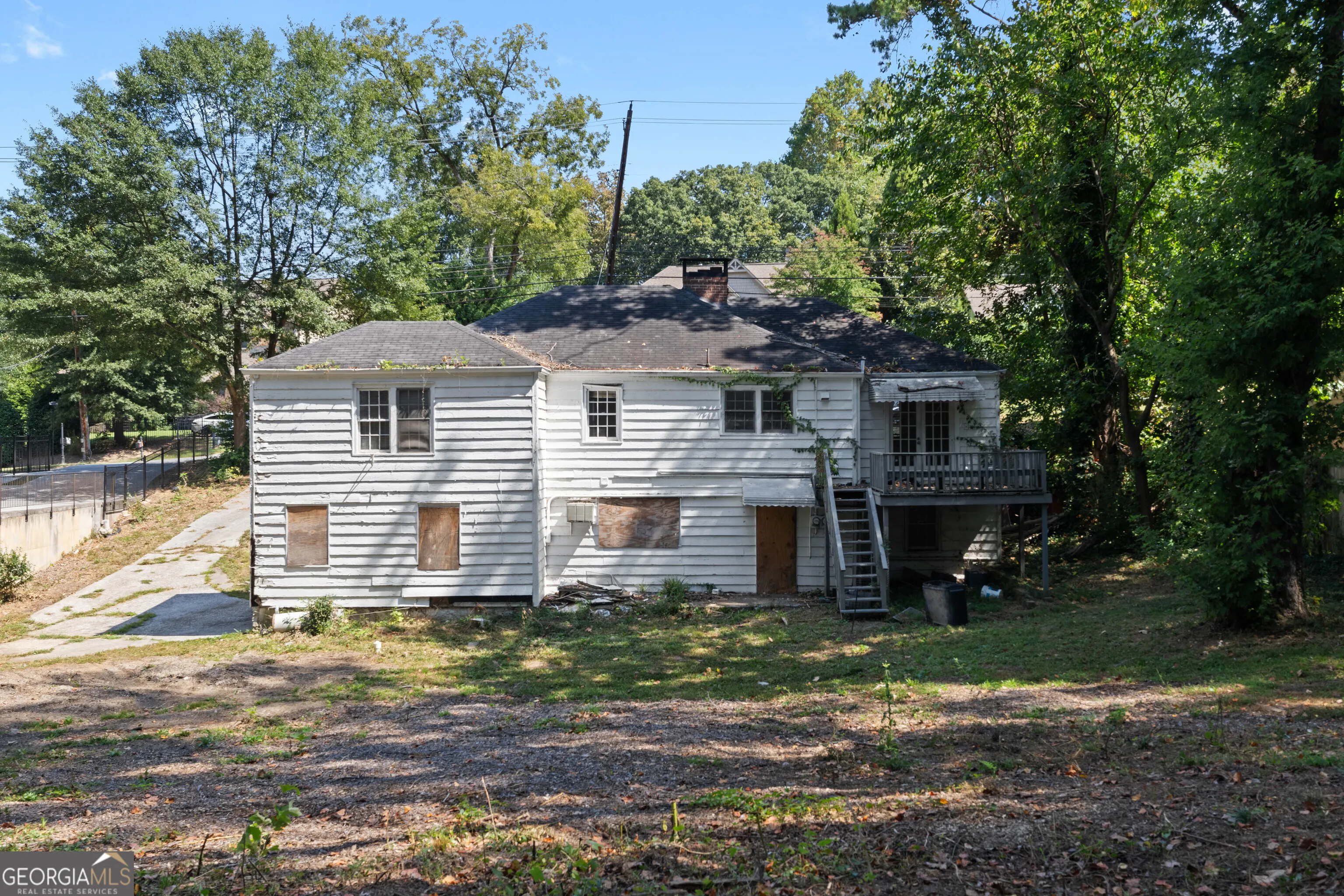 2102 E Roxboro Road NE