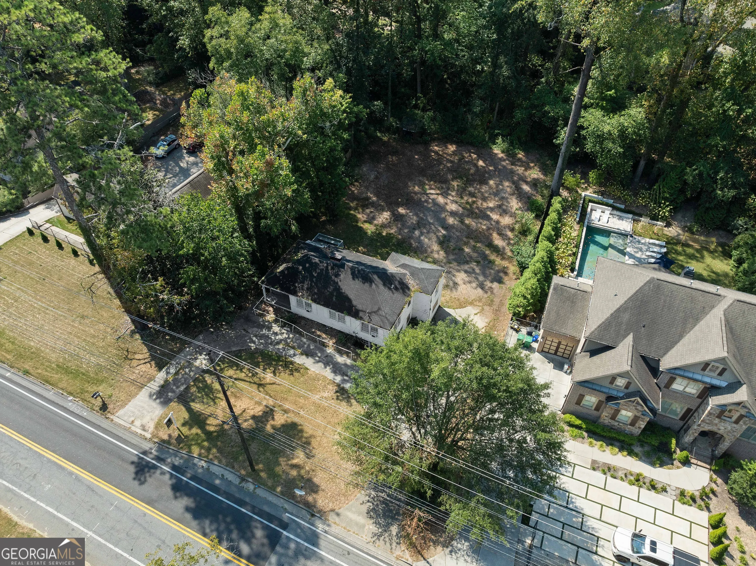 2102 E Roxboro Road NE
