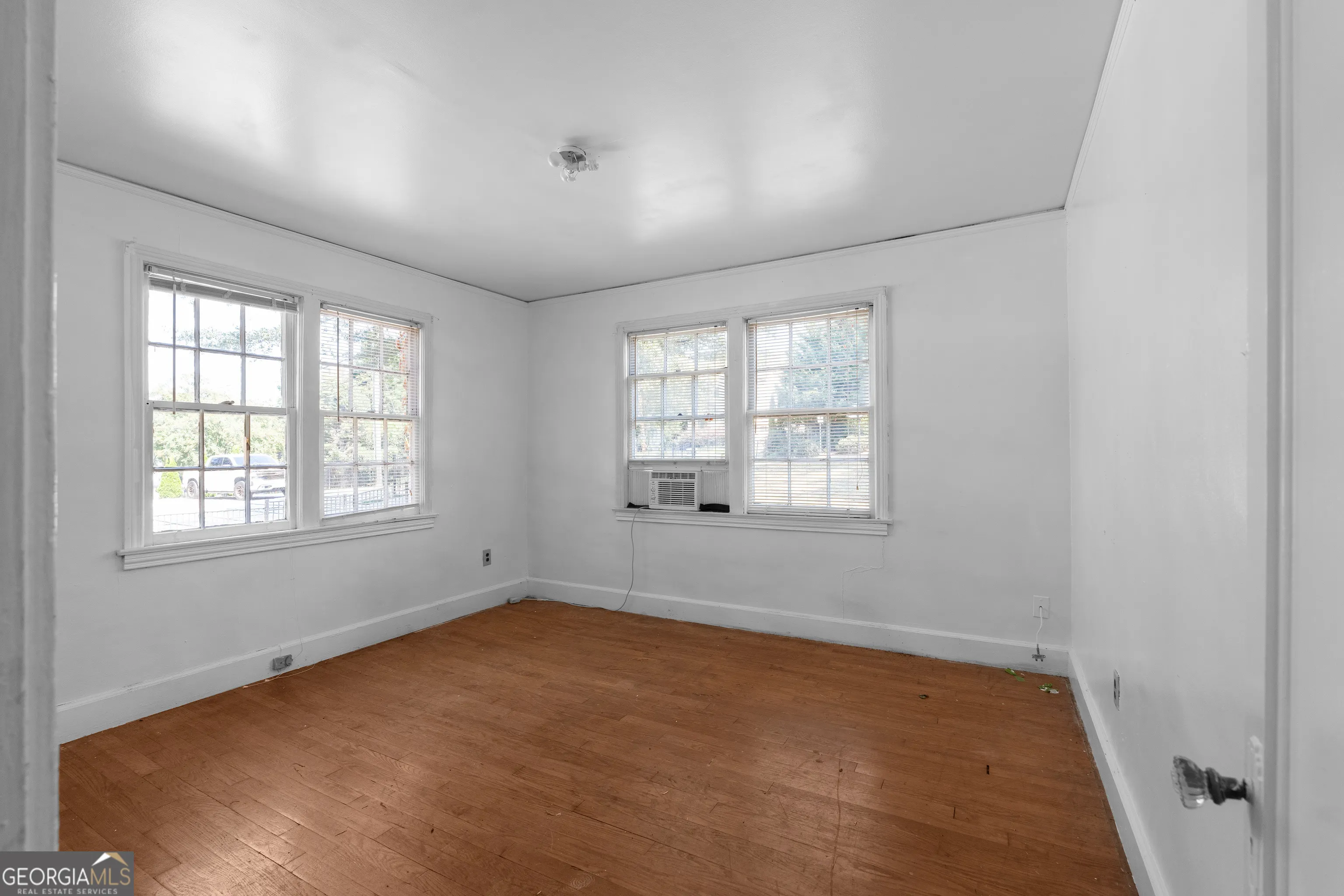 2102 E Roxboro Road NE