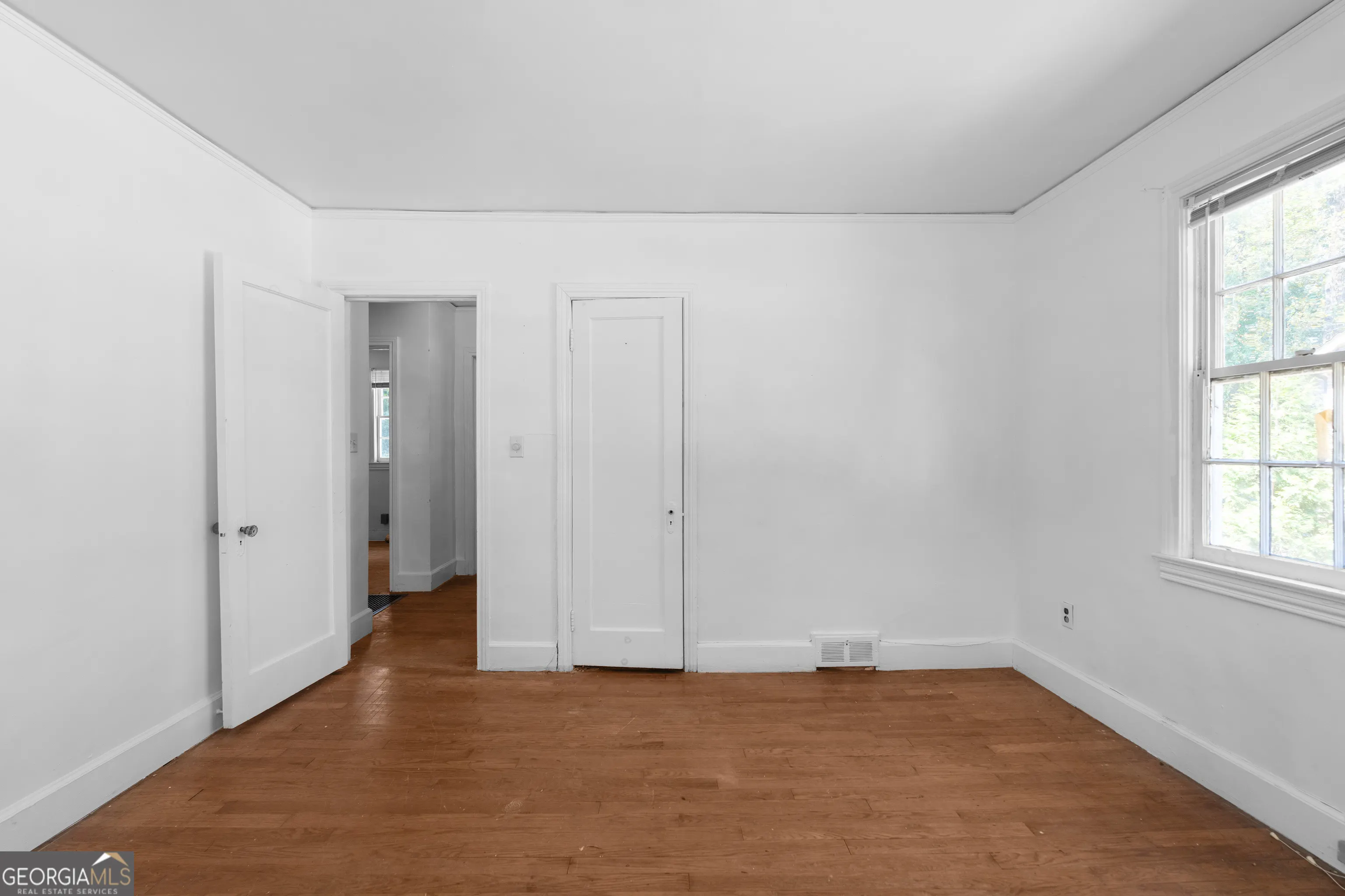 2102 E Roxboro Road NE