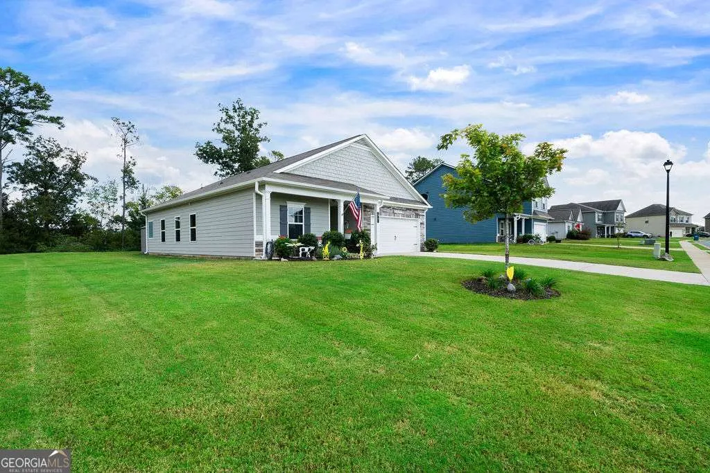 38 Woody Way