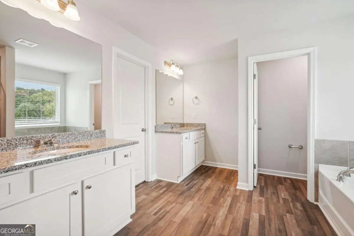 3011 Viewpark Circle