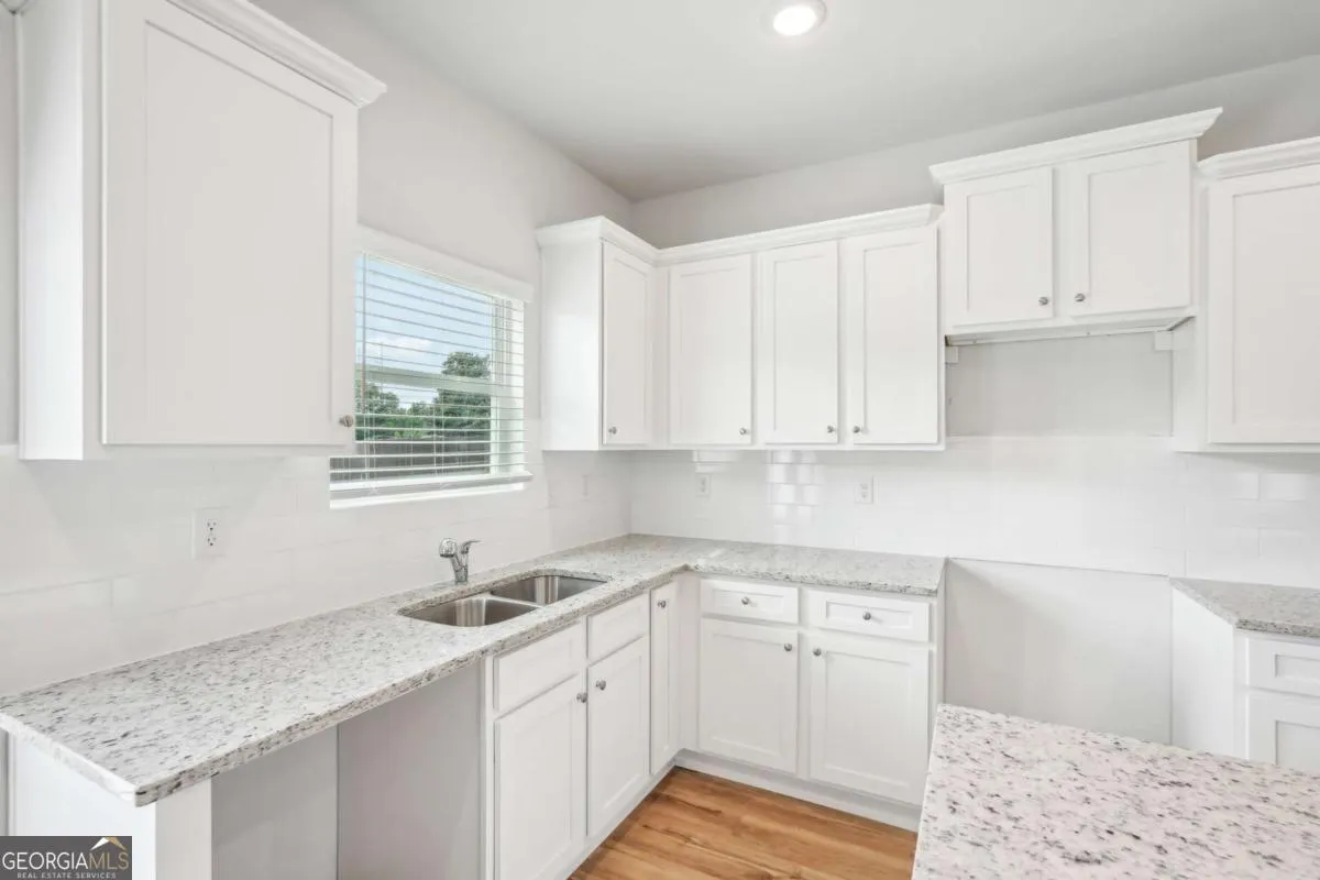 3002 Viewpark Circle