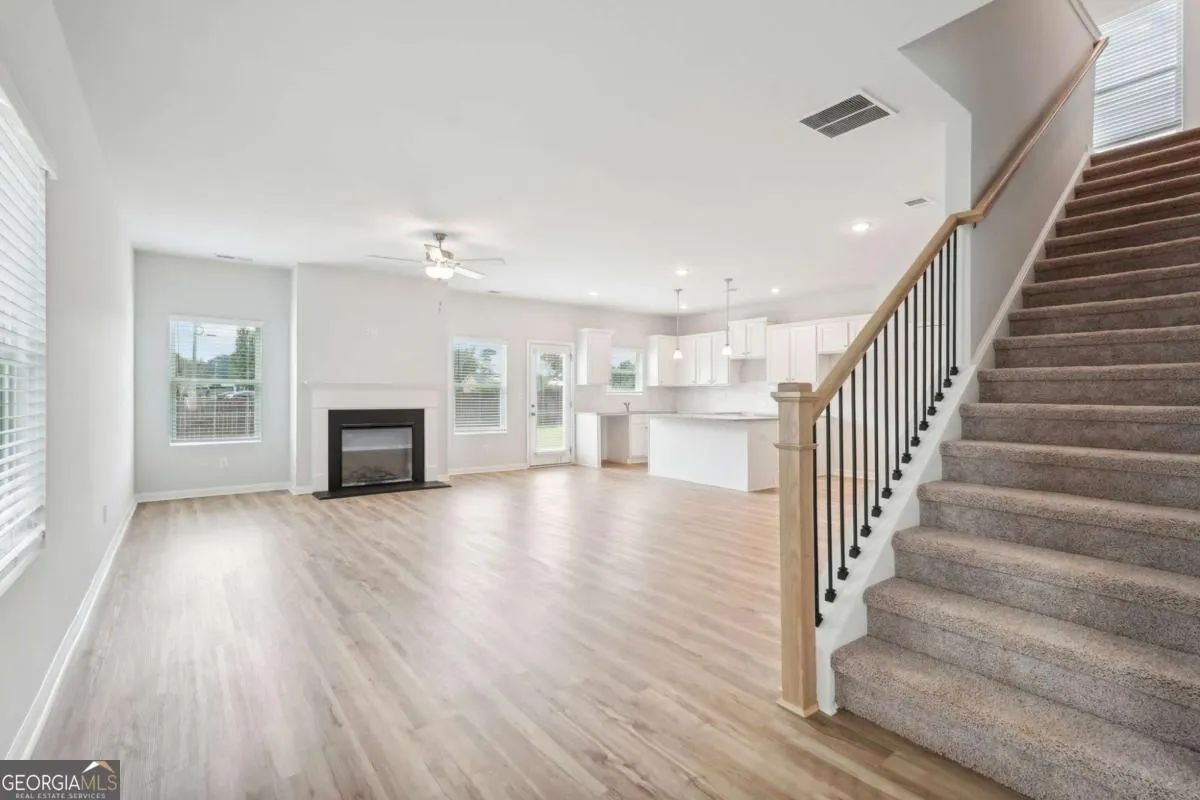 3002 Viewpark Circle