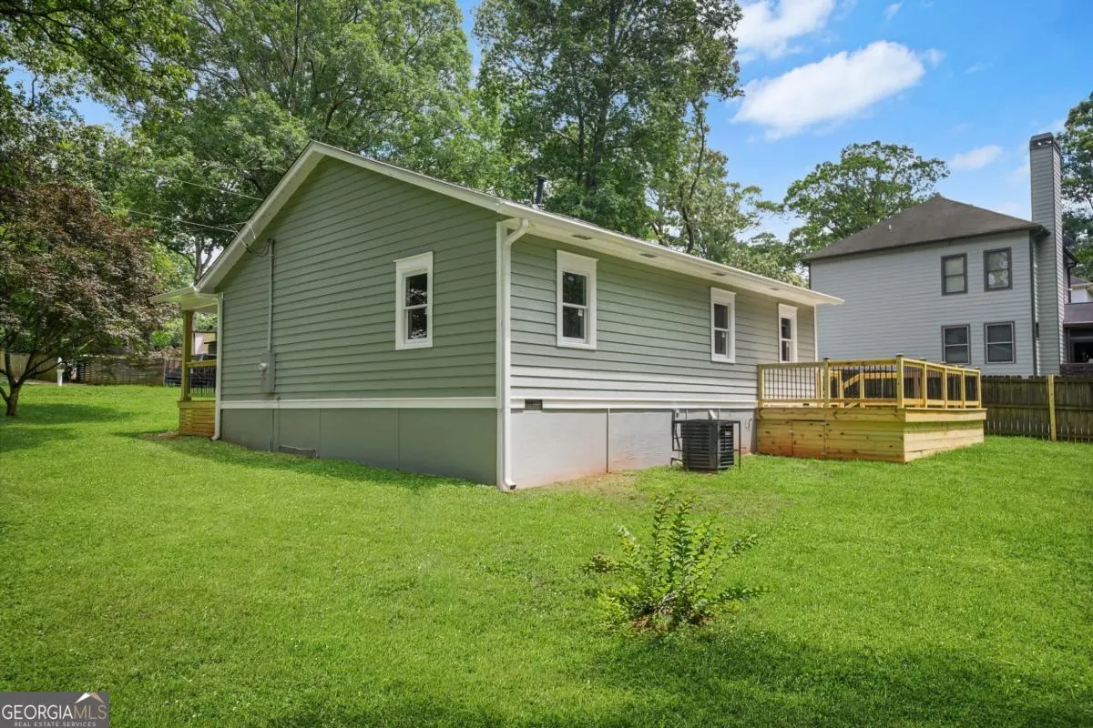 1675 White Oak Way