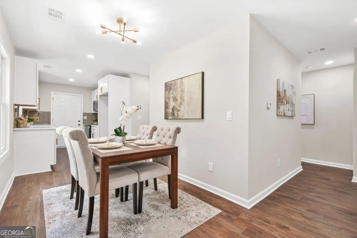 1675 White Oak Way