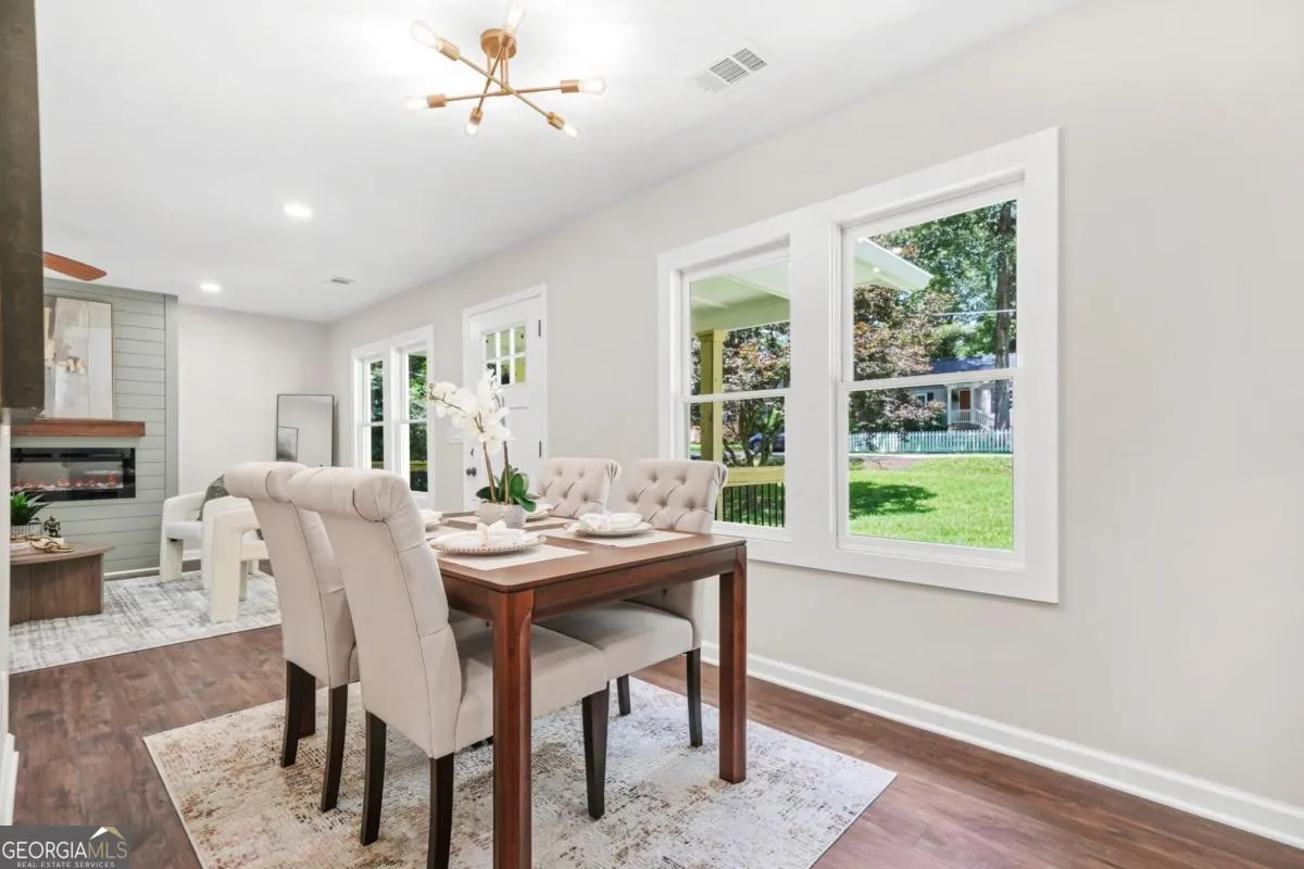 1675 White Oak Way