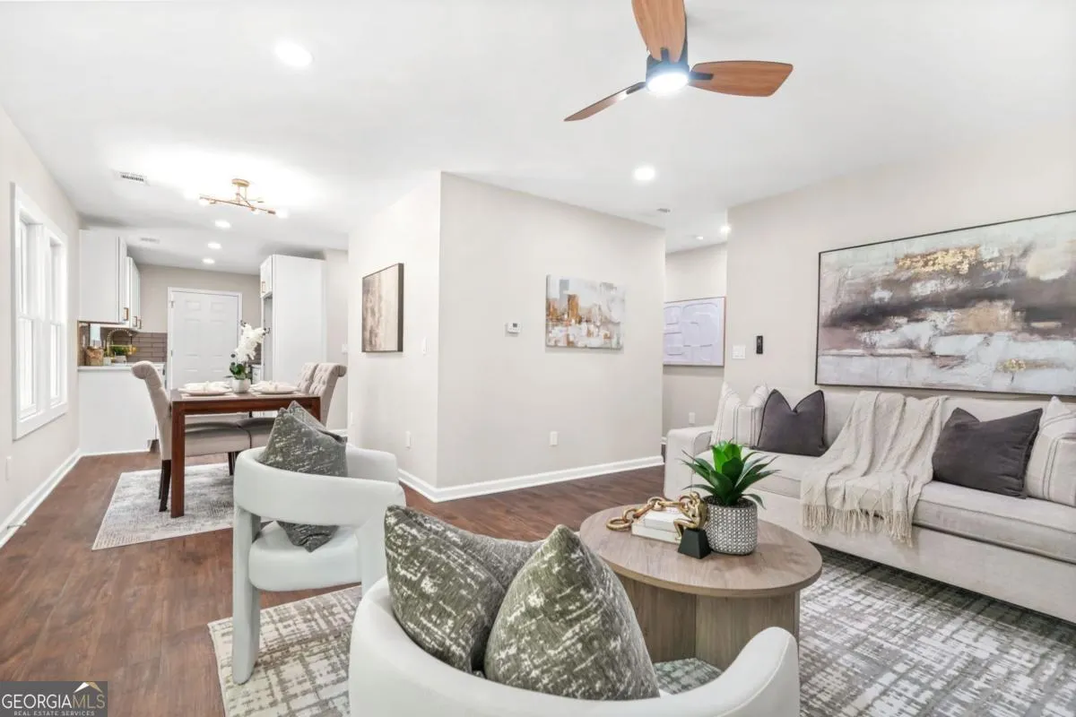1675 White Oak Way