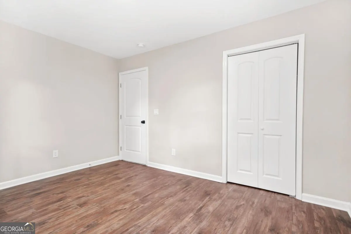 1675 White Oak Way