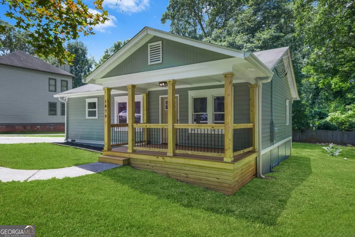 1675 White Oak Way