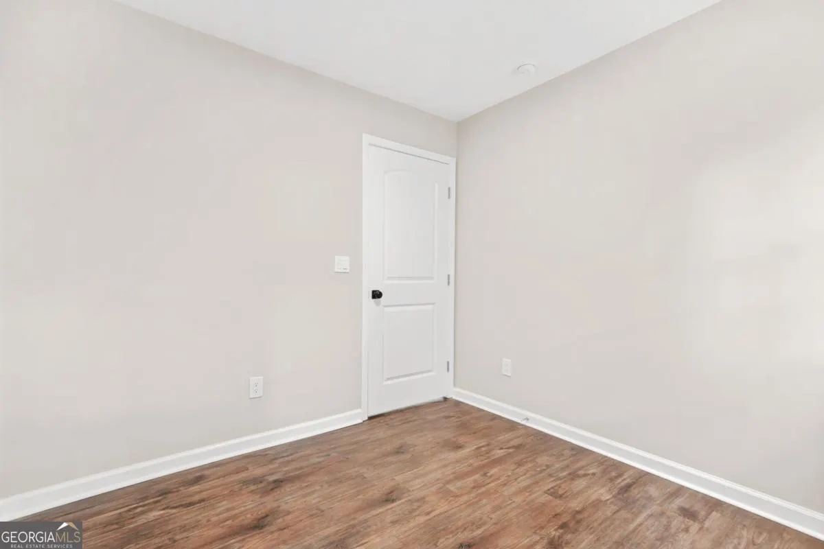 1675 White Oak Way
