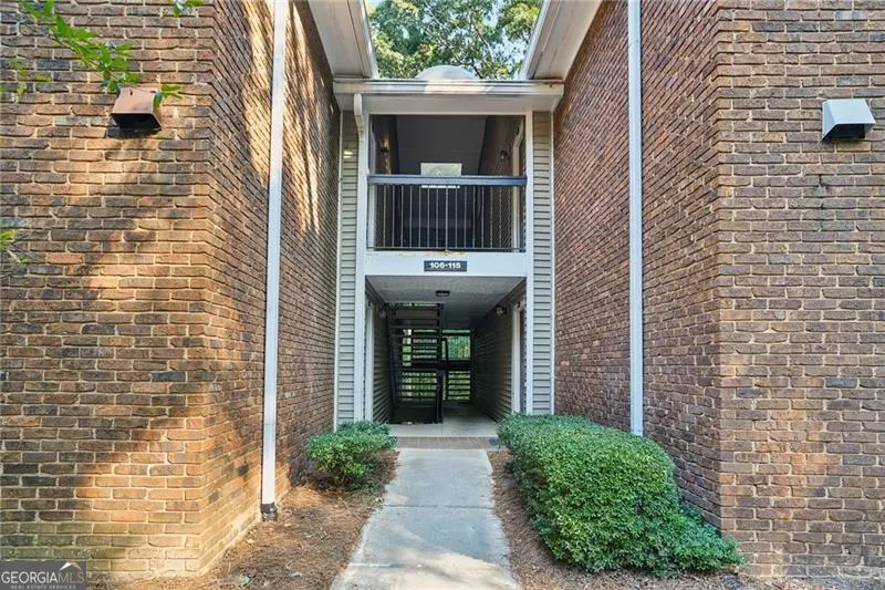 112 Barrington Hills Drive