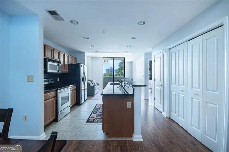507 3040 PEACHTREE Road, #507