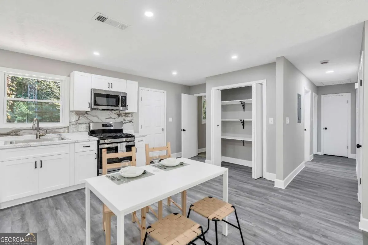 3415 Hopkins Road