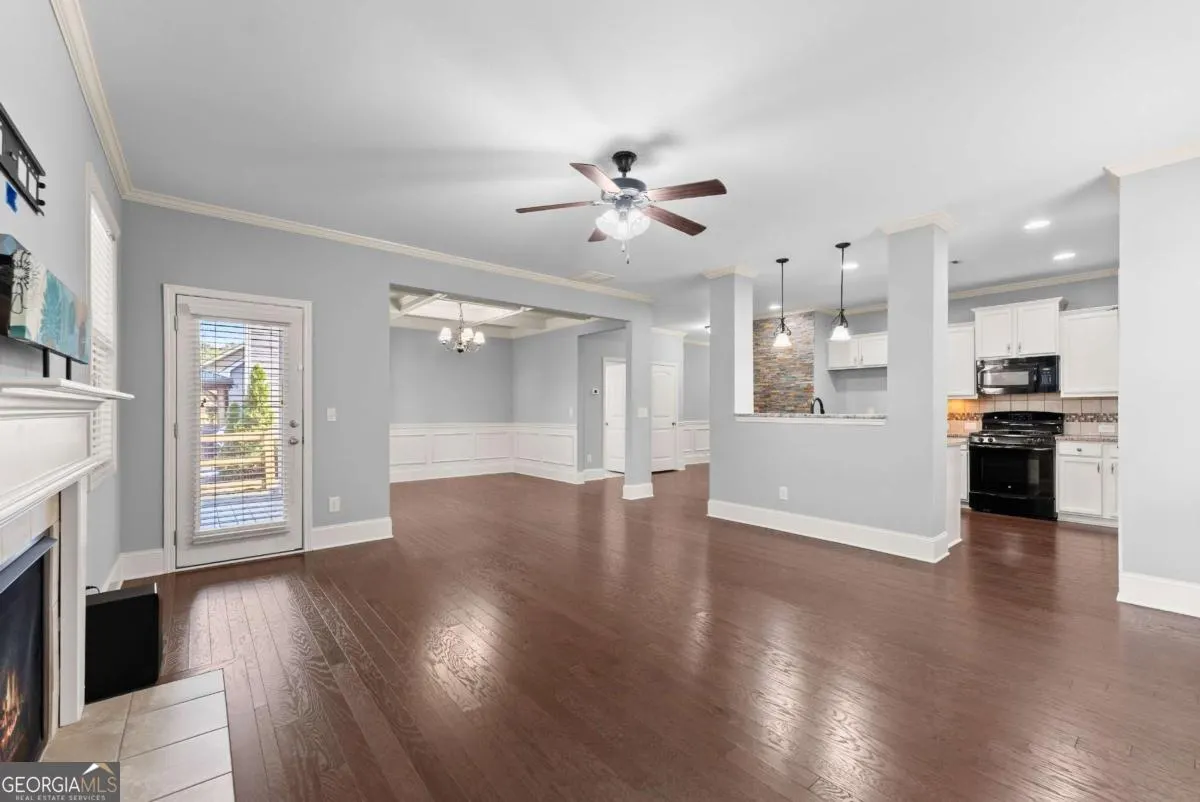 6844 Golden Bud Lane