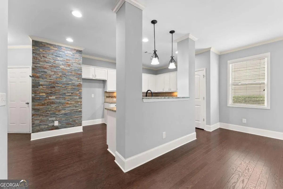 6844 Golden Bud Lane