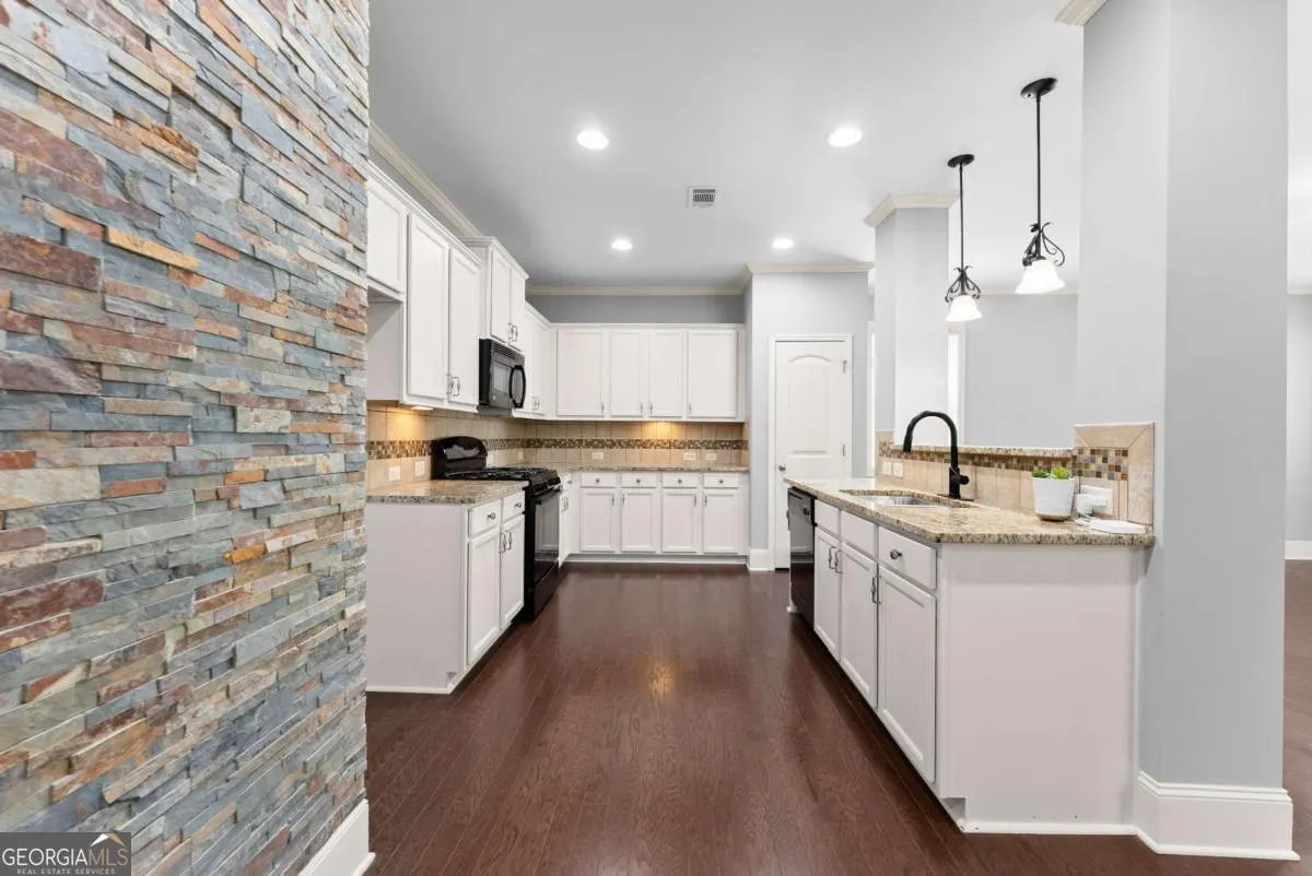 6844 Golden Bud Lane