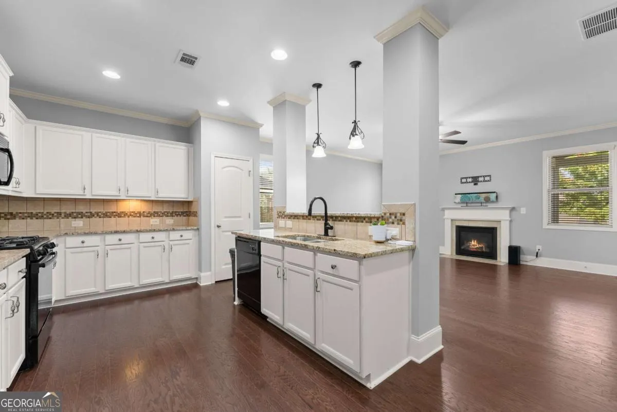 6844 Golden Bud Lane