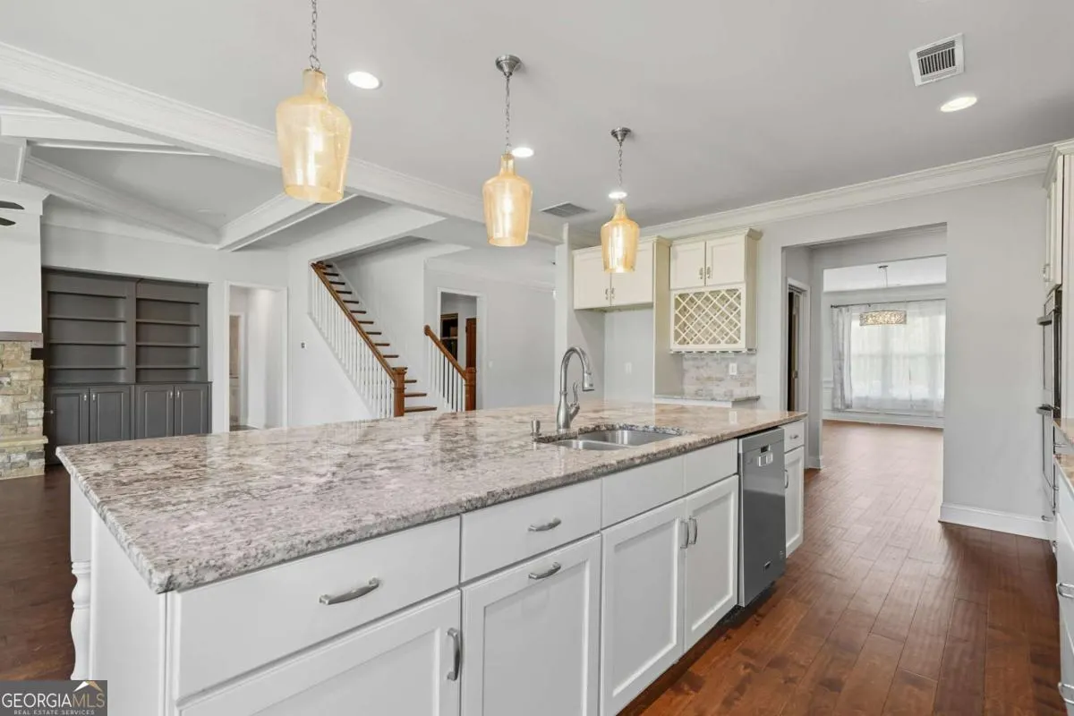 810 Eagle Crossing Drive