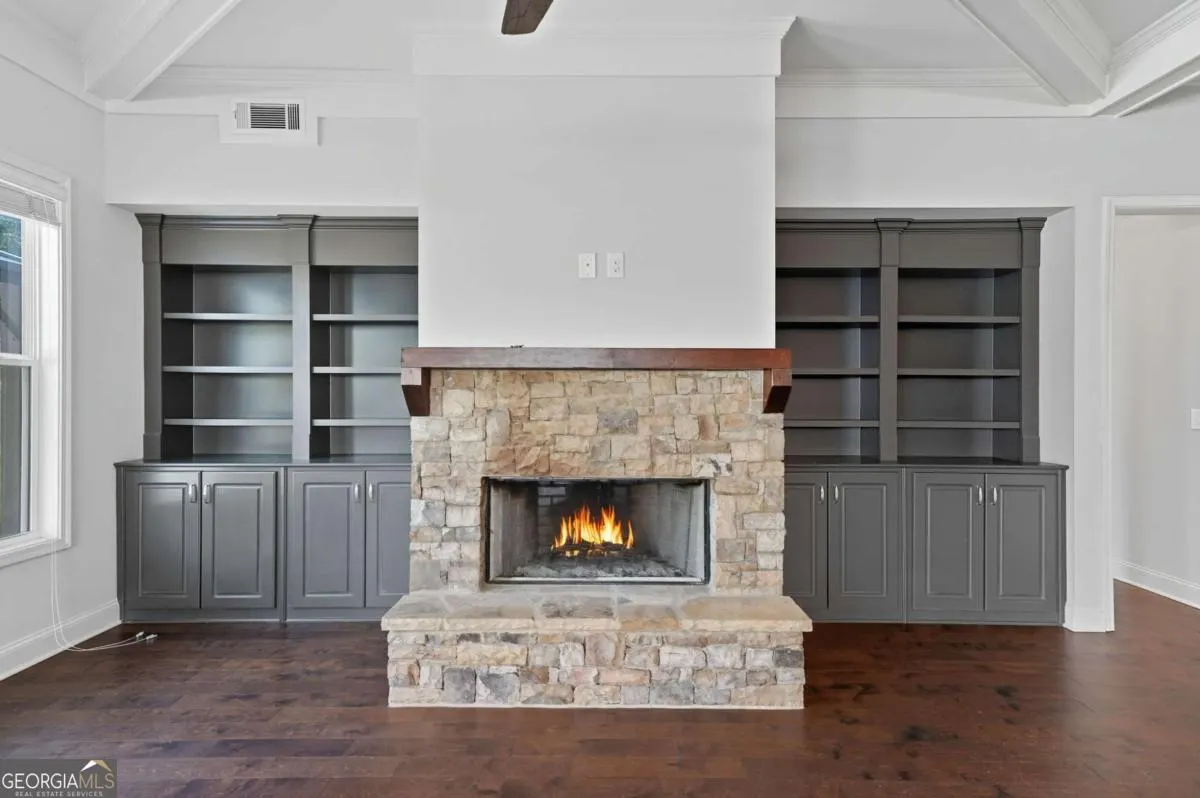 810 Eagle Crossing Drive