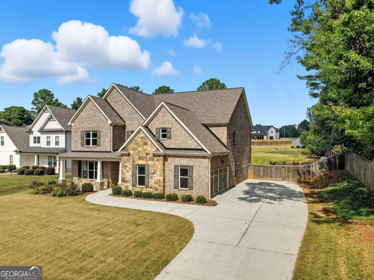 810 Eagle Crossing Drive