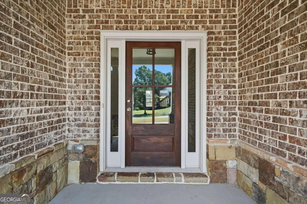 810 Eagle Crossing Drive
