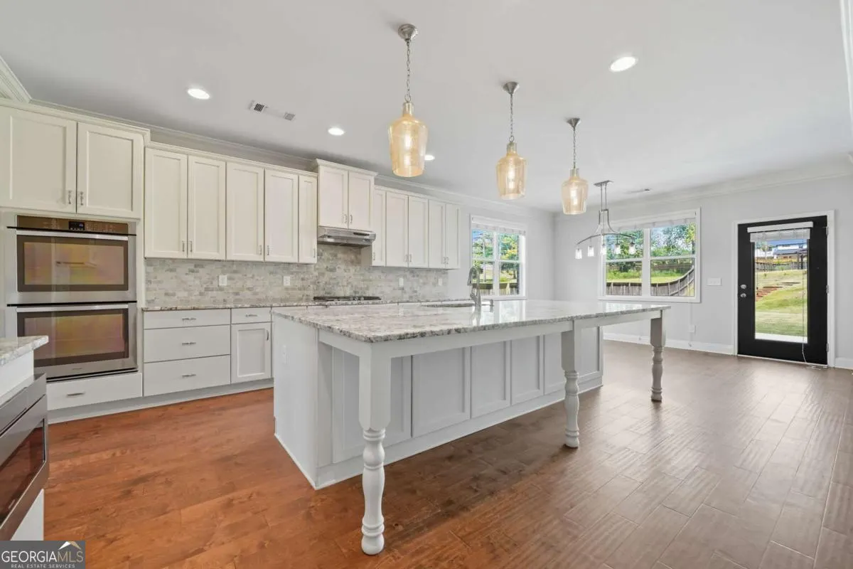 810 Eagle Crossing Drive