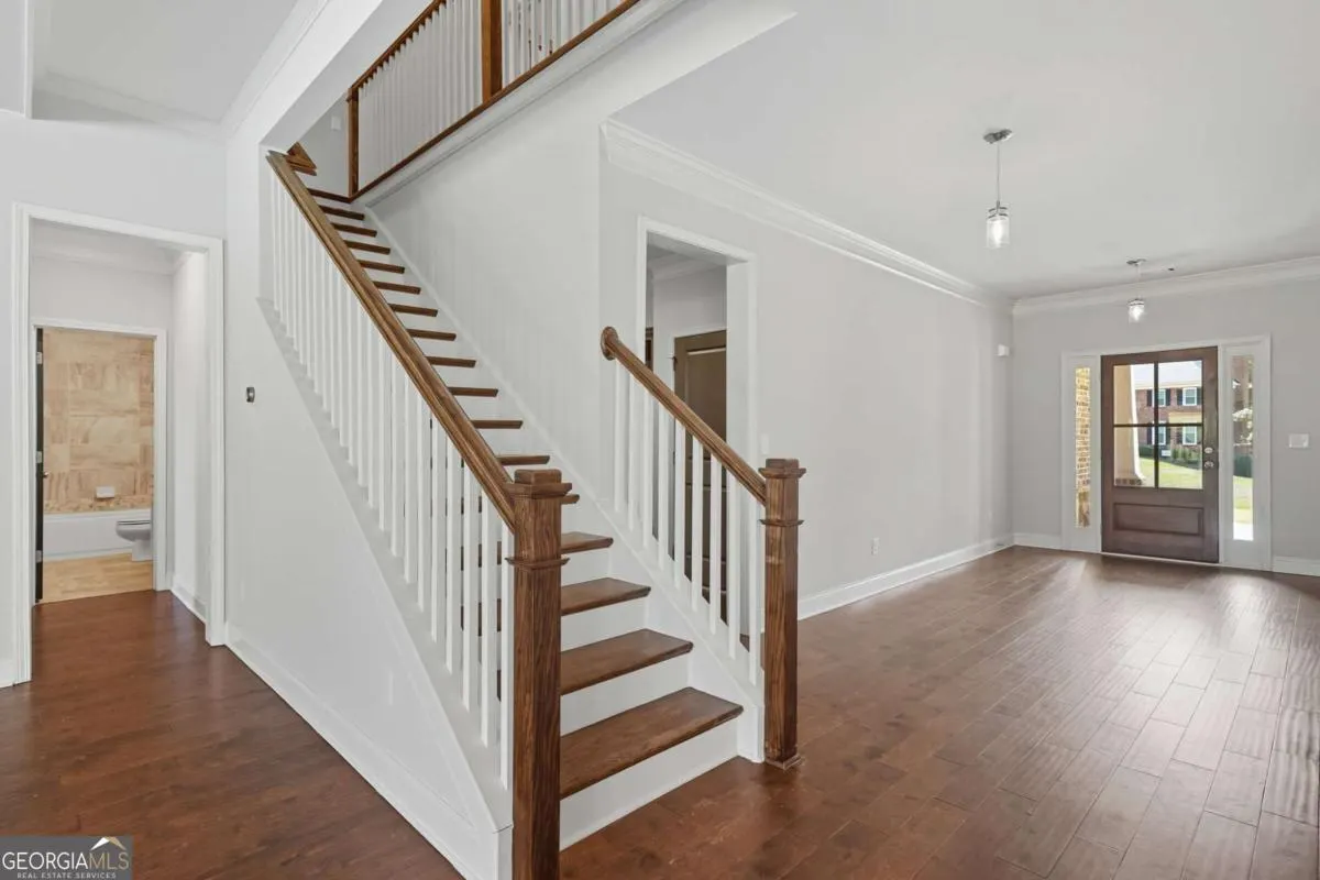 810 Eagle Crossing Drive
