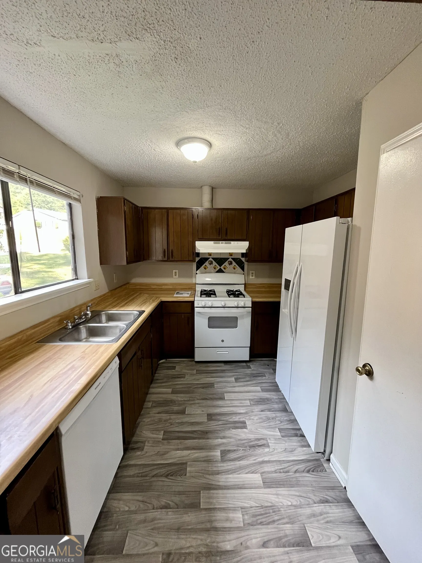 8233 Creekline Court