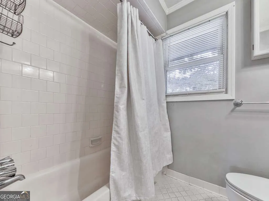 D 284 Lakemoore Drive NE, #D