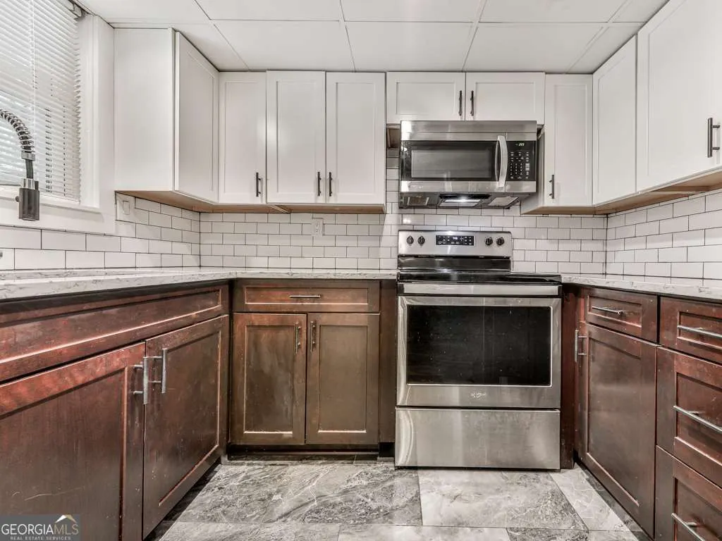 D 284 Lakemoore Drive NE, #D