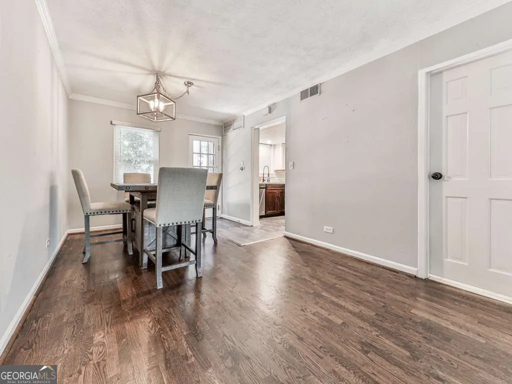 D 284 Lakemoore Drive NE, #D