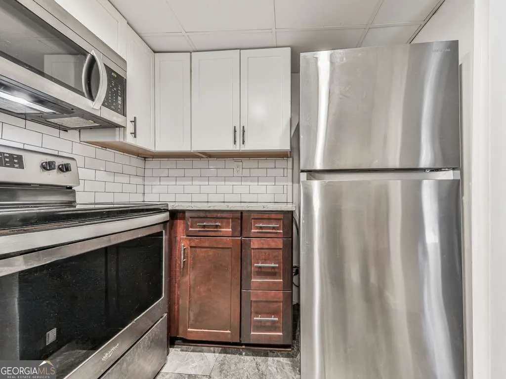 D 284 Lakemoore Drive NE, #D