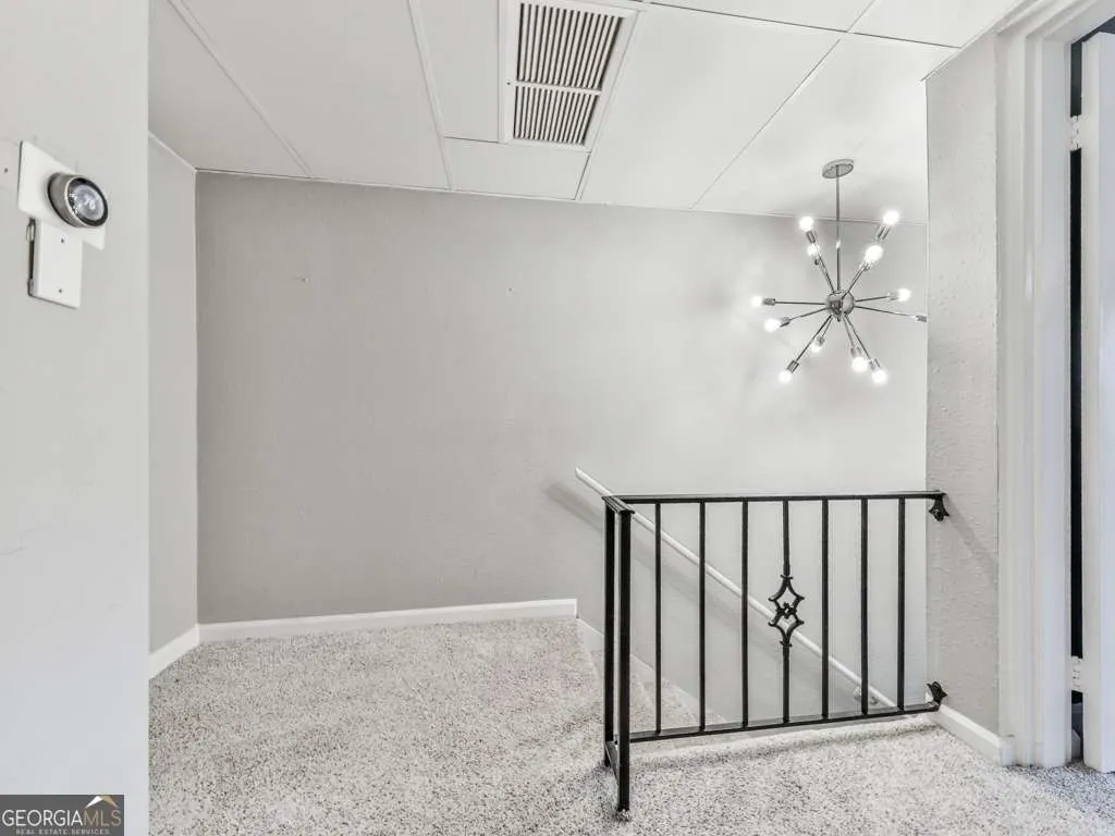 D 284 Lakemoore Drive NE, #D