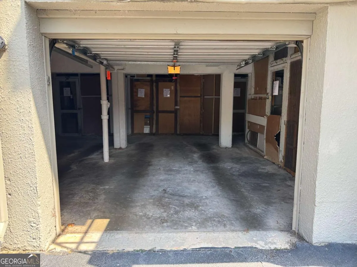 D 284 Lakemoore Drive NE, #D