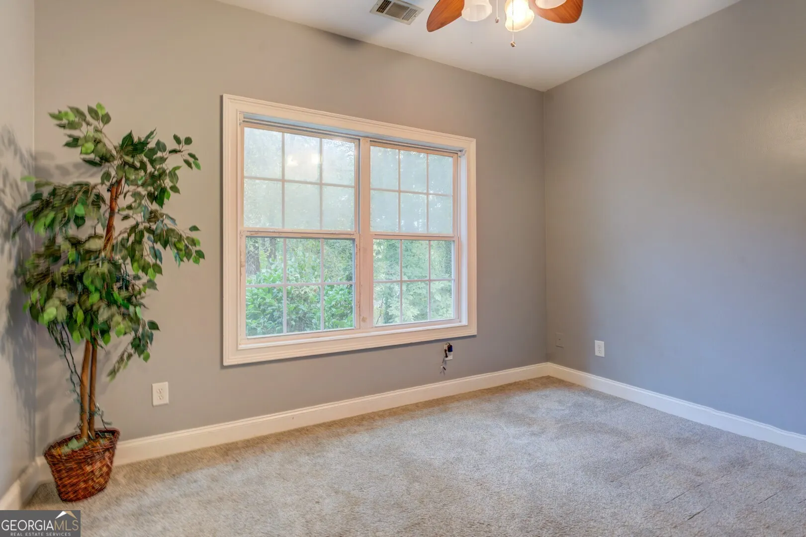716 E Mourning Dove Court