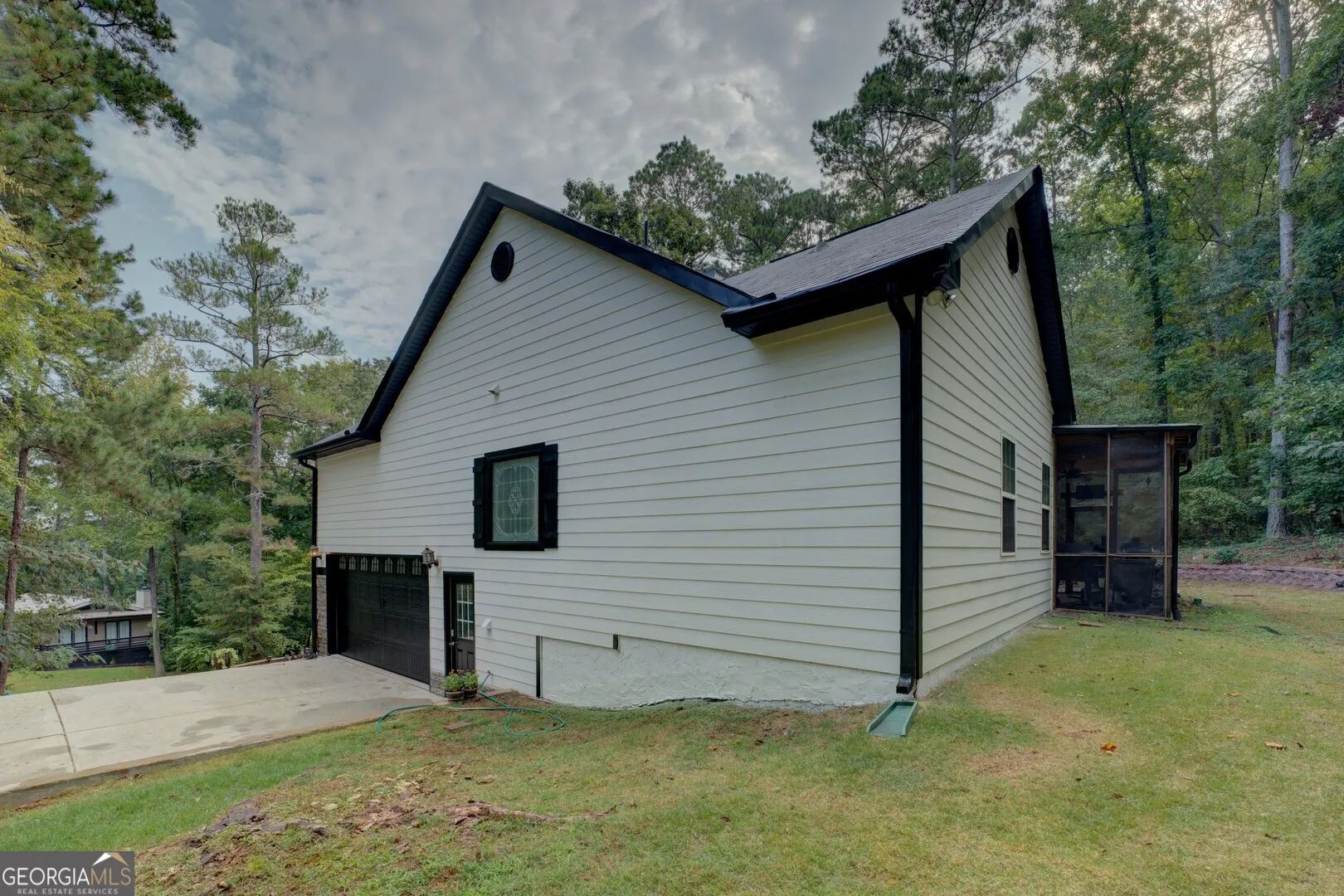 716 E Mourning Dove Court