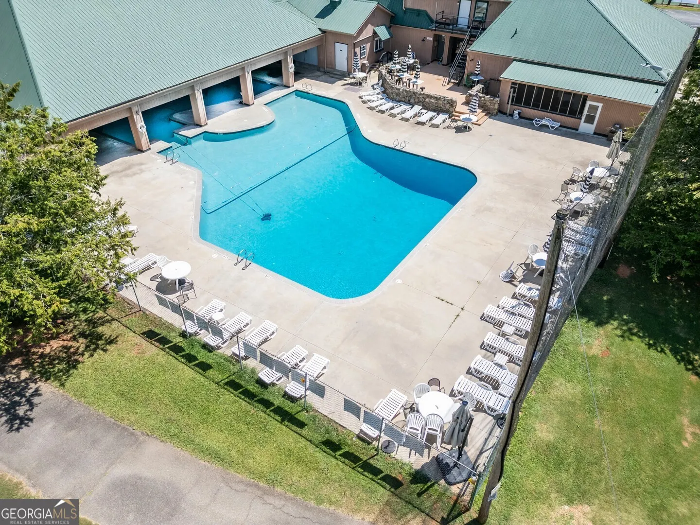 716 E Mourning Dove Court