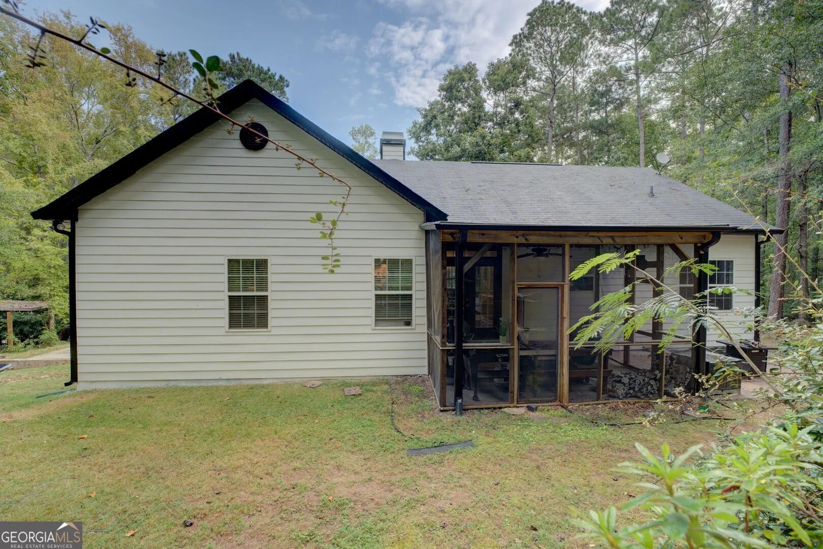 716 E Mourning Dove Court