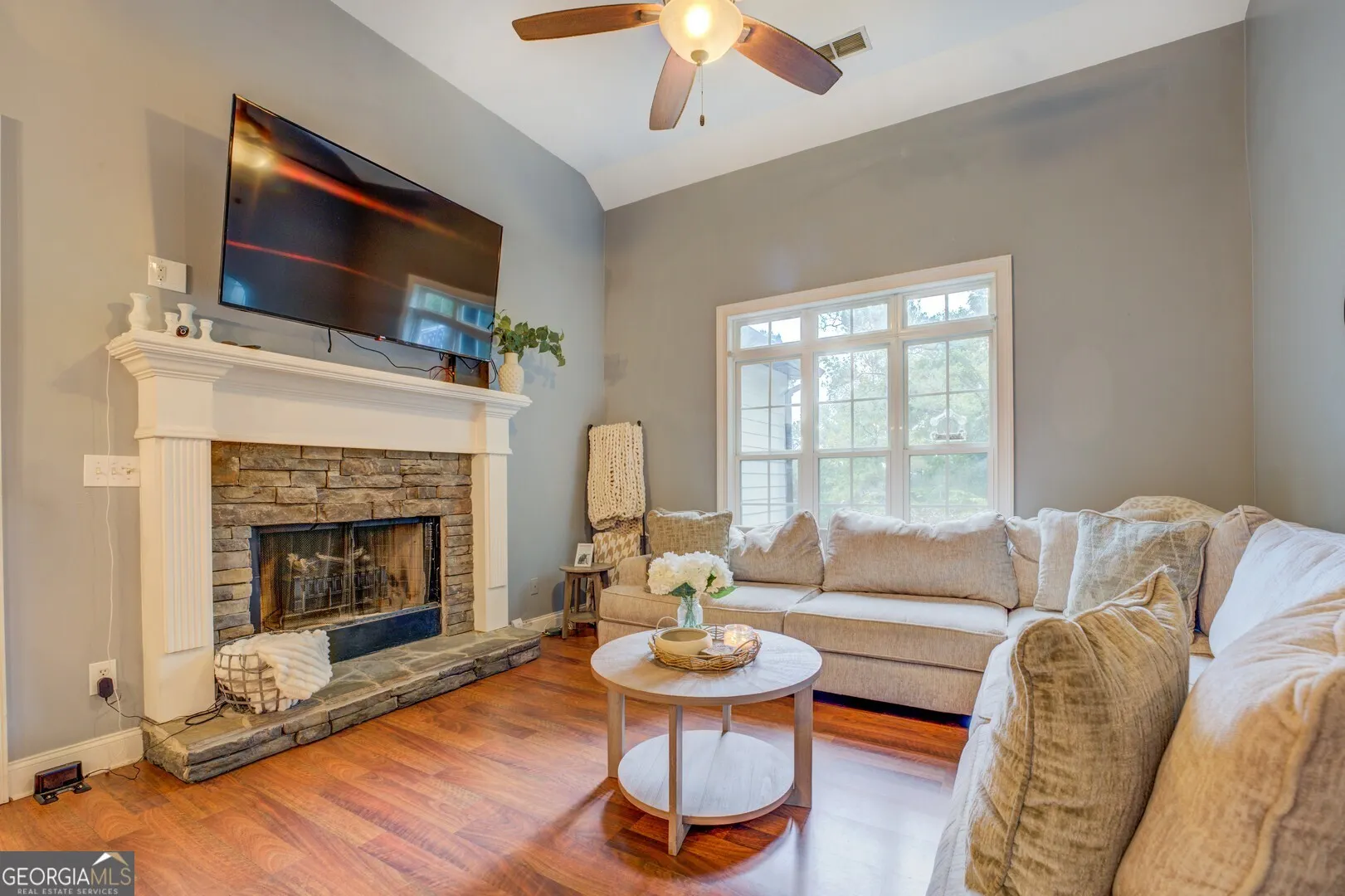 716 E Mourning Dove Court