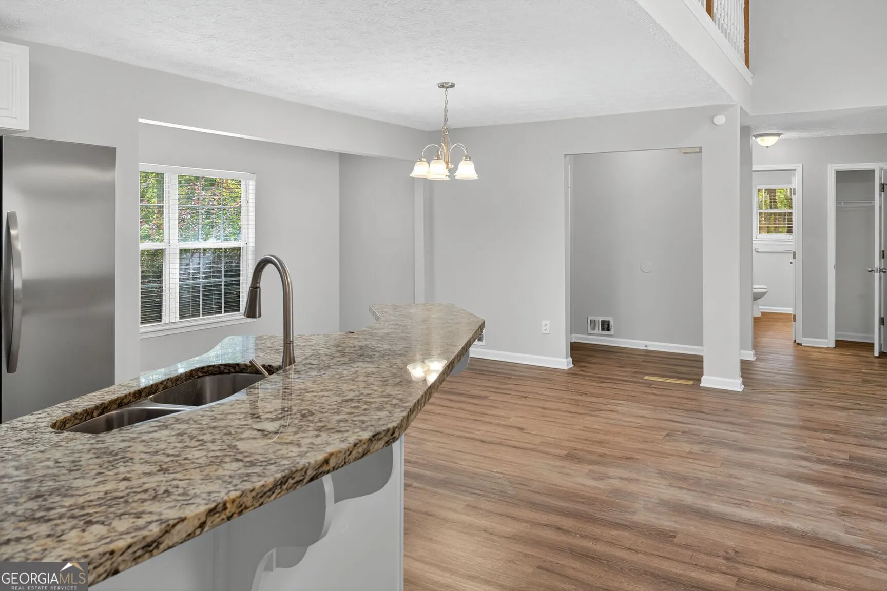 210 Riveredge Way