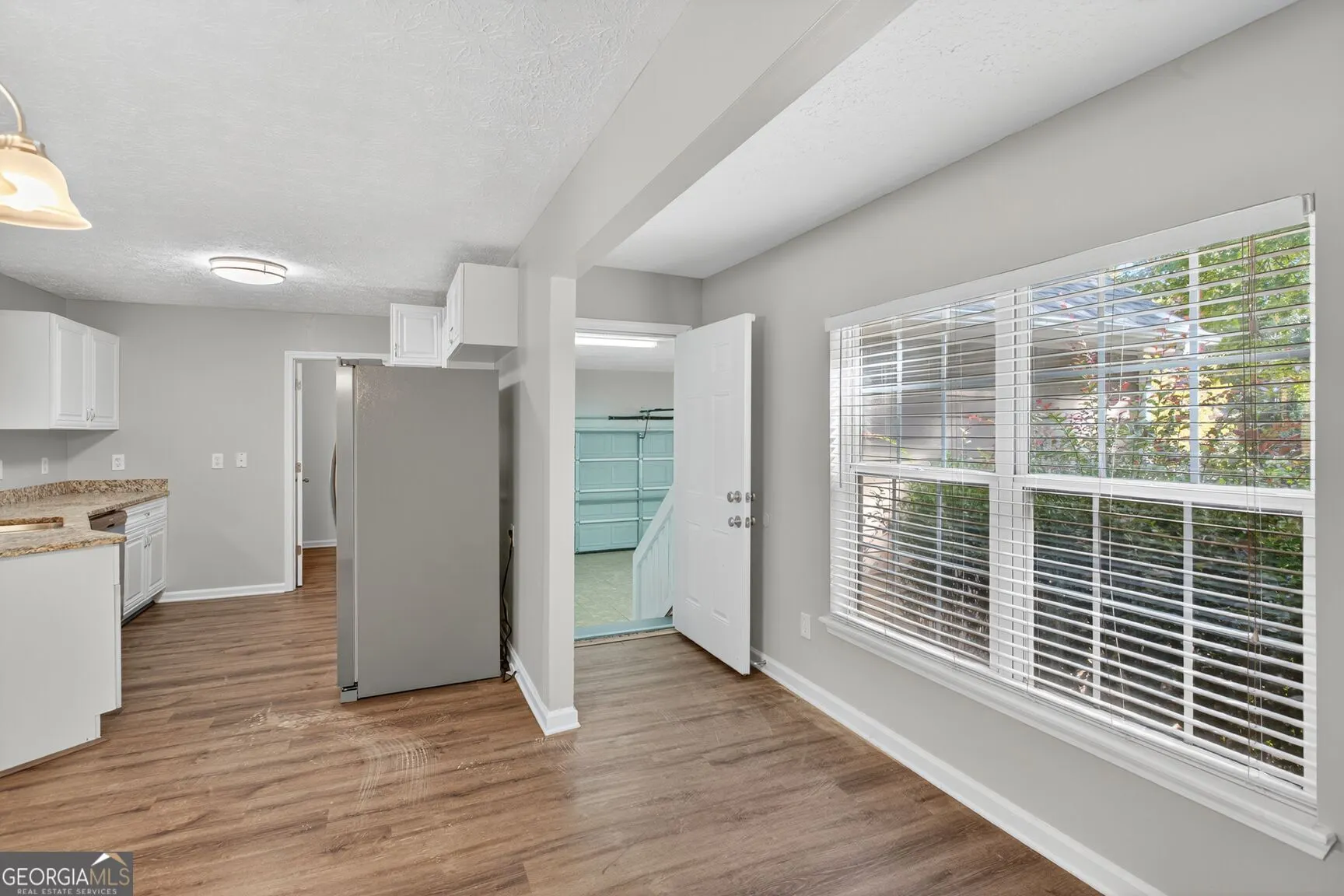 210 Riveredge Way