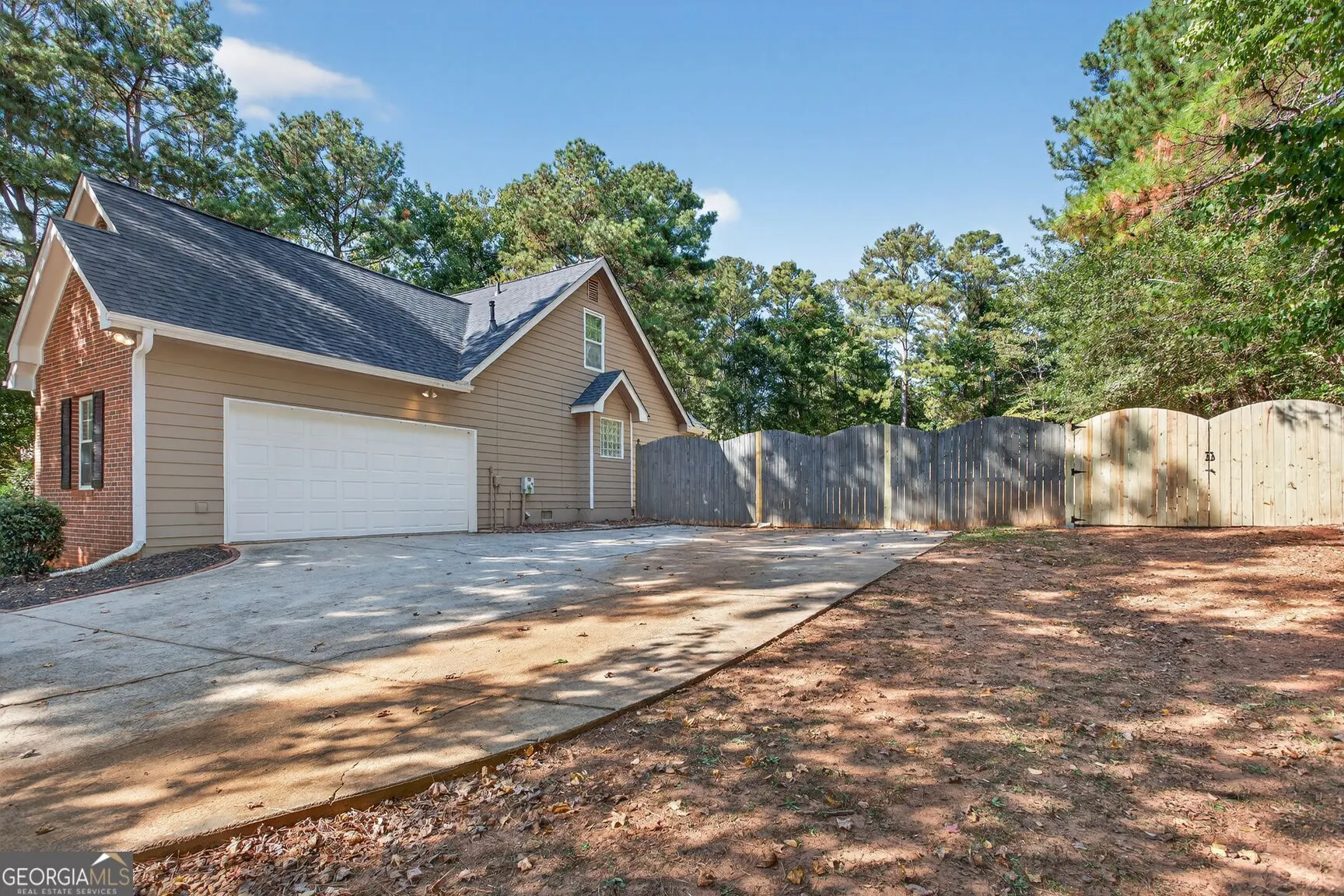 210 Riveredge Way