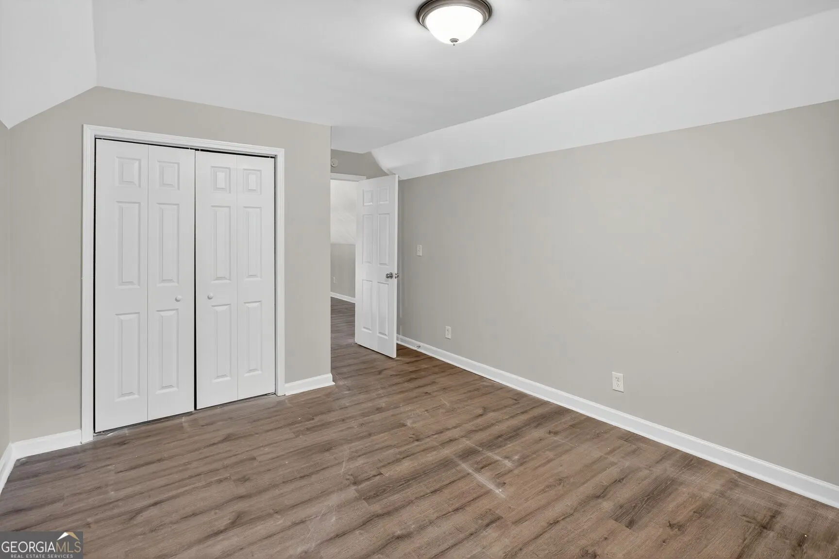 210 Riveredge Way