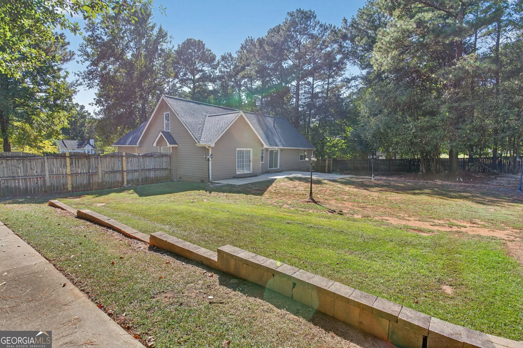 210 Riveredge Way