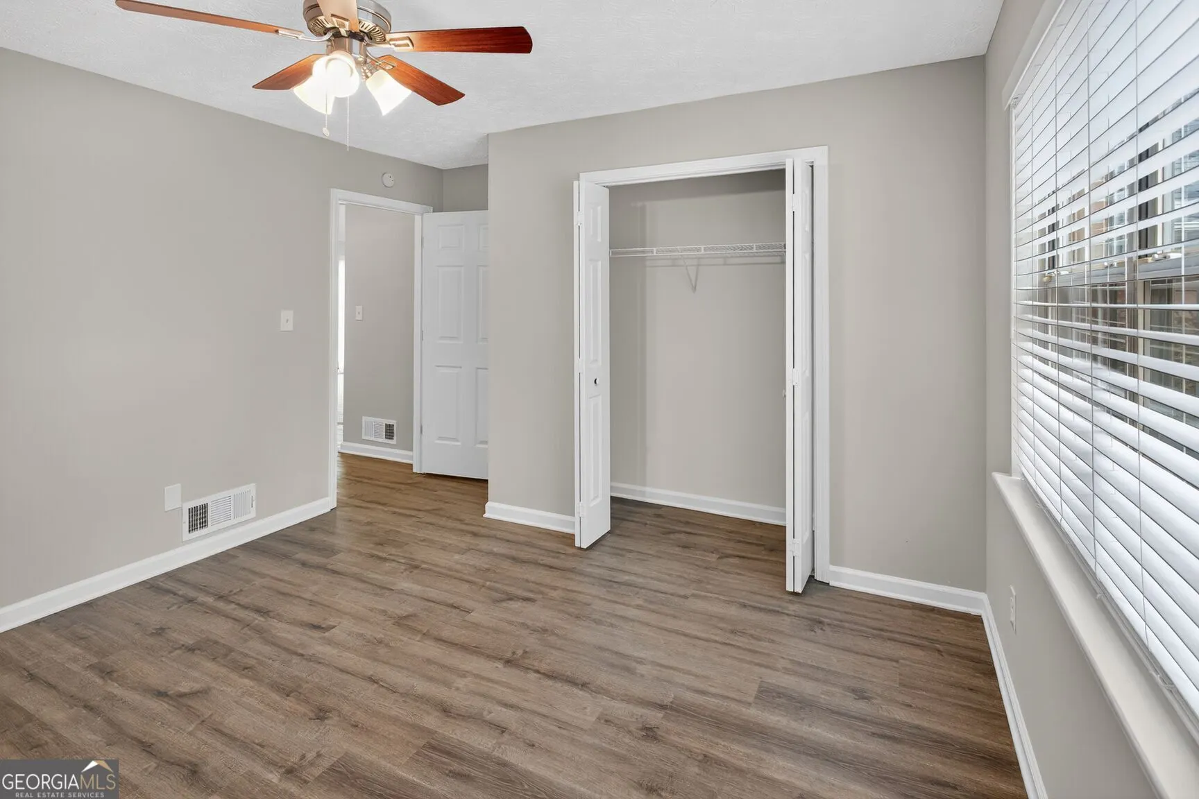 210 Riveredge Way