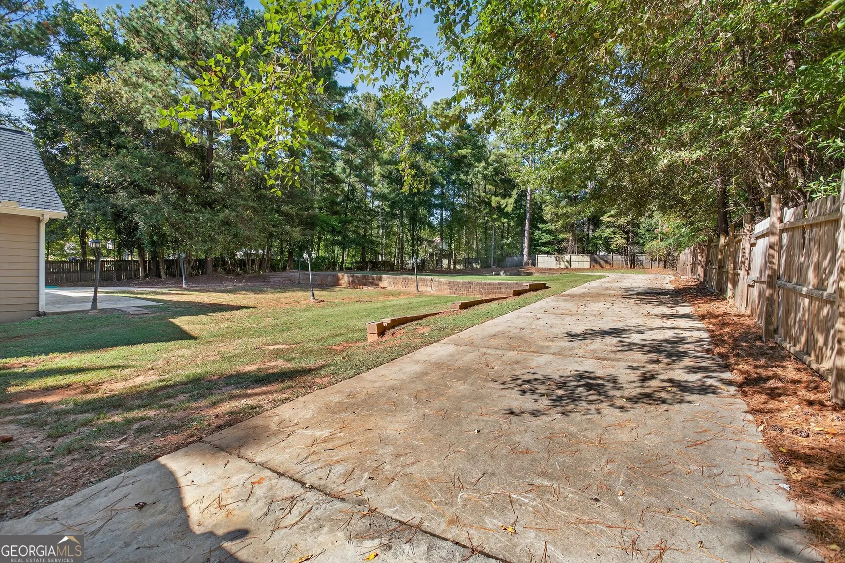 210 Riveredge Way