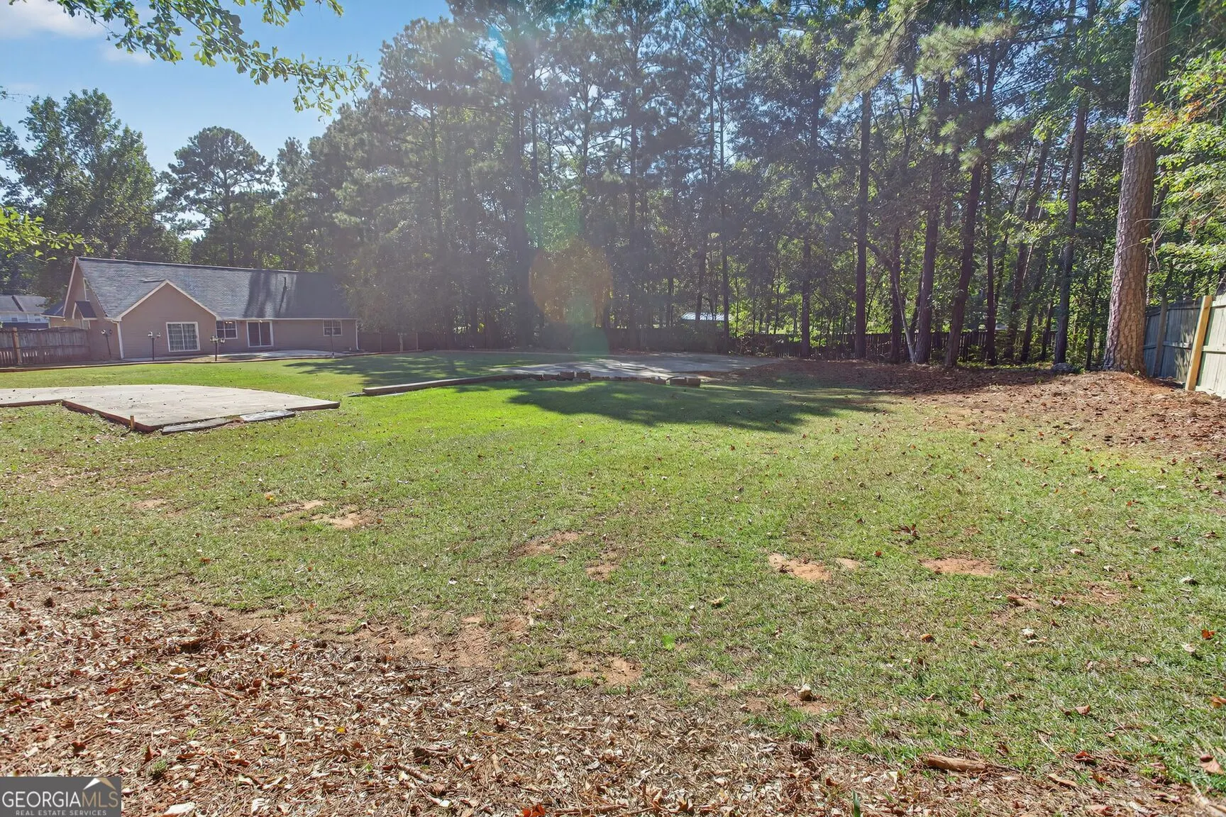 210 Riveredge Way